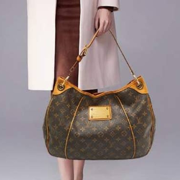 Stunning white Louis Vuitton style bag